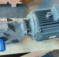 木工机械上使用的齿轮减速机K97DT90S4应该注意什么？