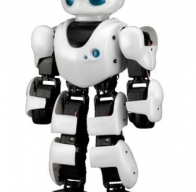 智能移动服务机器人助力实体经济智能化