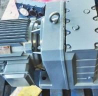 斜齿轮减速机配电机用在拉丝机上，拉丝机减速机选型样本
